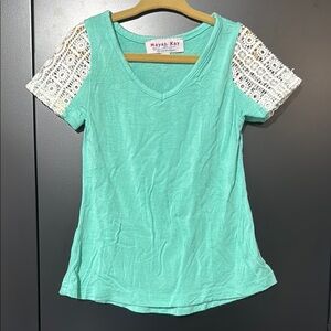 Little girls | size 2 | teal with laces sleeves | shirt